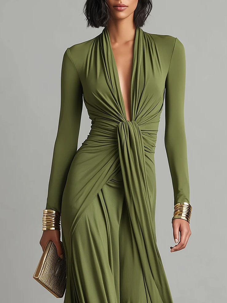 Abito Maxi Plissettato Verde Oliva con Scollatura Profonda a V