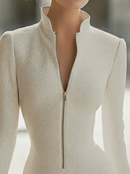 Abito Mini in Pelle a Clessidra con Zip Testurizzata