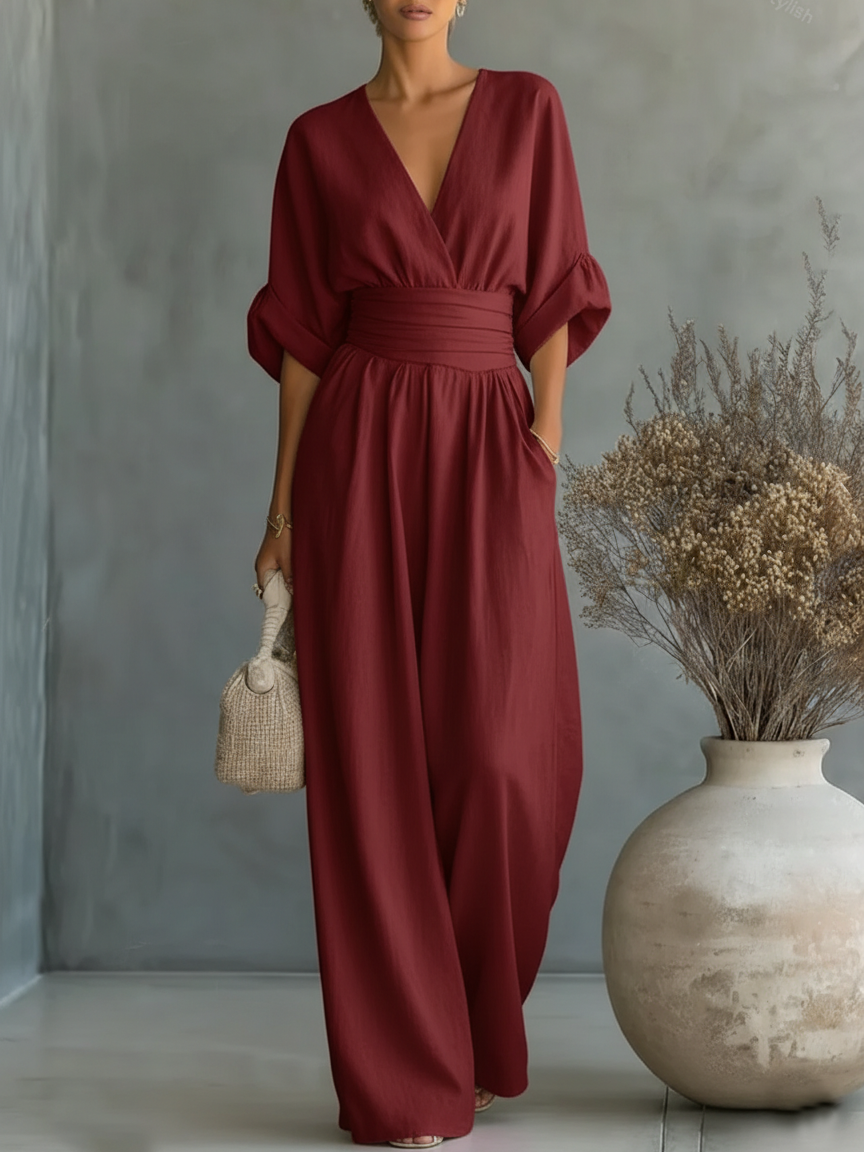 Combinación elegante con cuello en V y talle alto