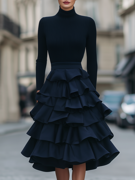 Abito Midi con Collo Alto e Rouches a Strati