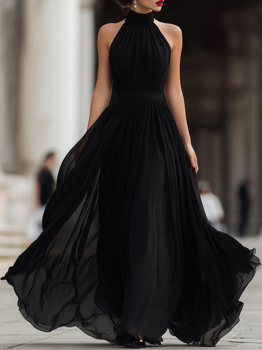 Abito Maxi Plissettato in Chiffon Nero con Scollo All'Americana