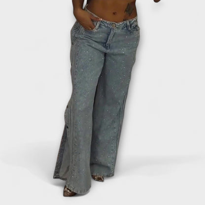 Nola - Jeans de Cintura Alta con Decoraciones de Strass y Botones Laterales