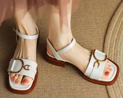 Amara | Sandali Piani con Fibbia™