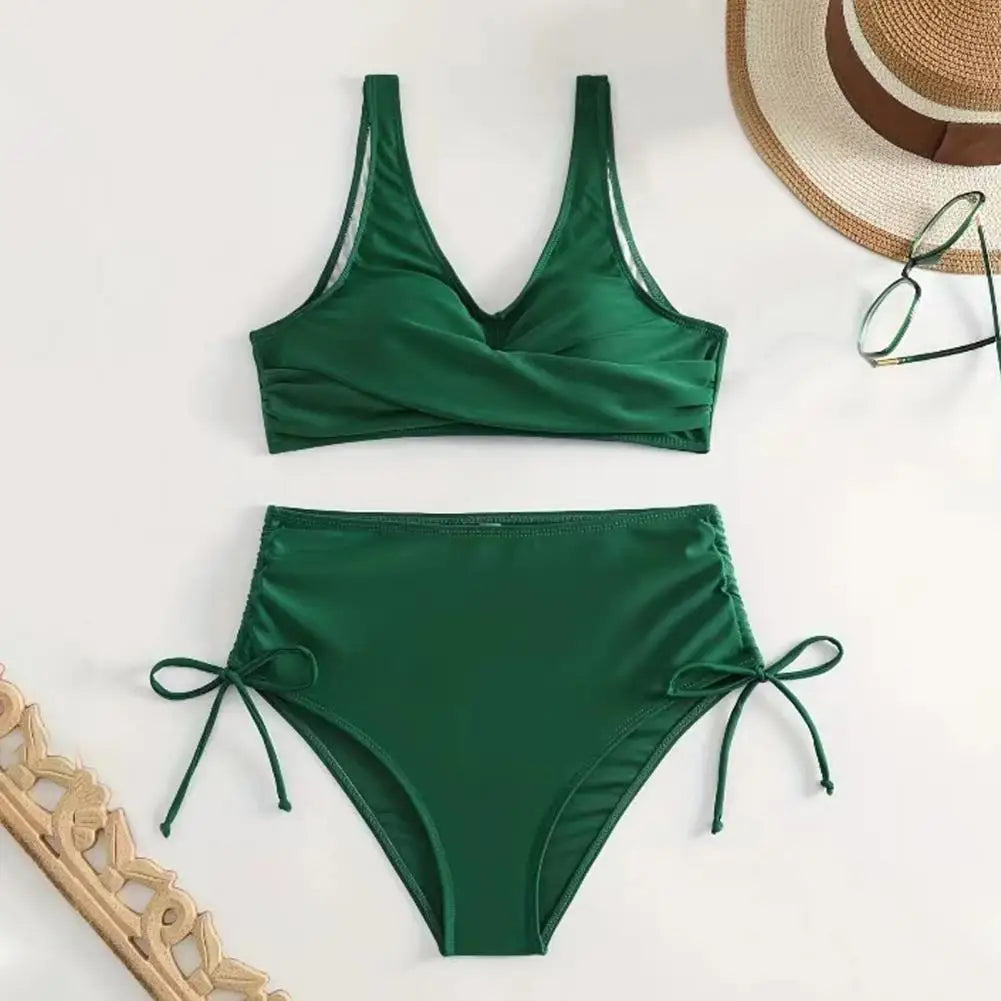 Sarena | Il tuo bikini modellante per l'addome con un'elegante scollatura a V