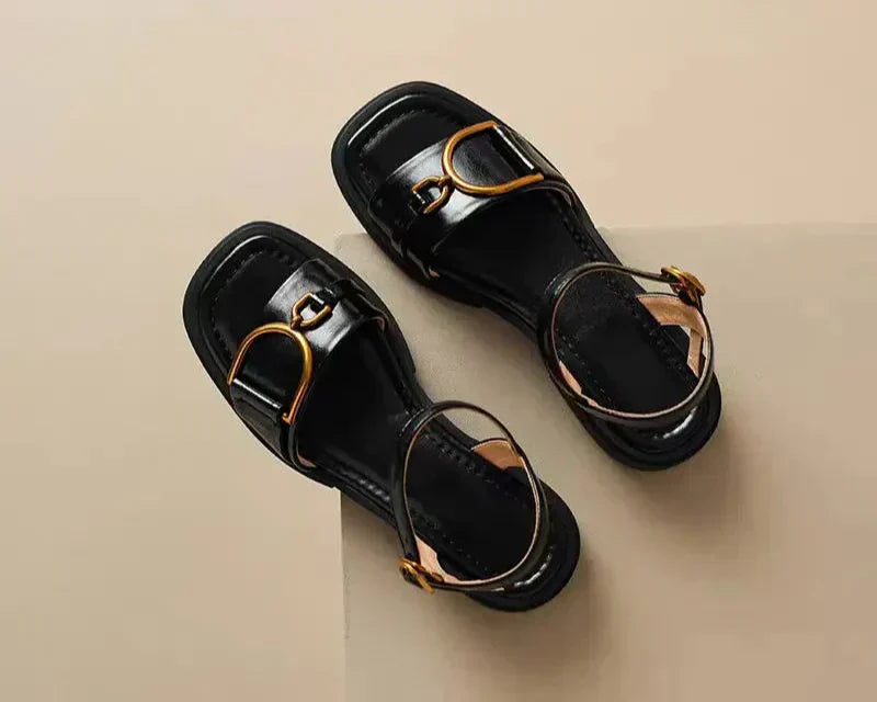 Amara | Sandali Piani con Fibbia™