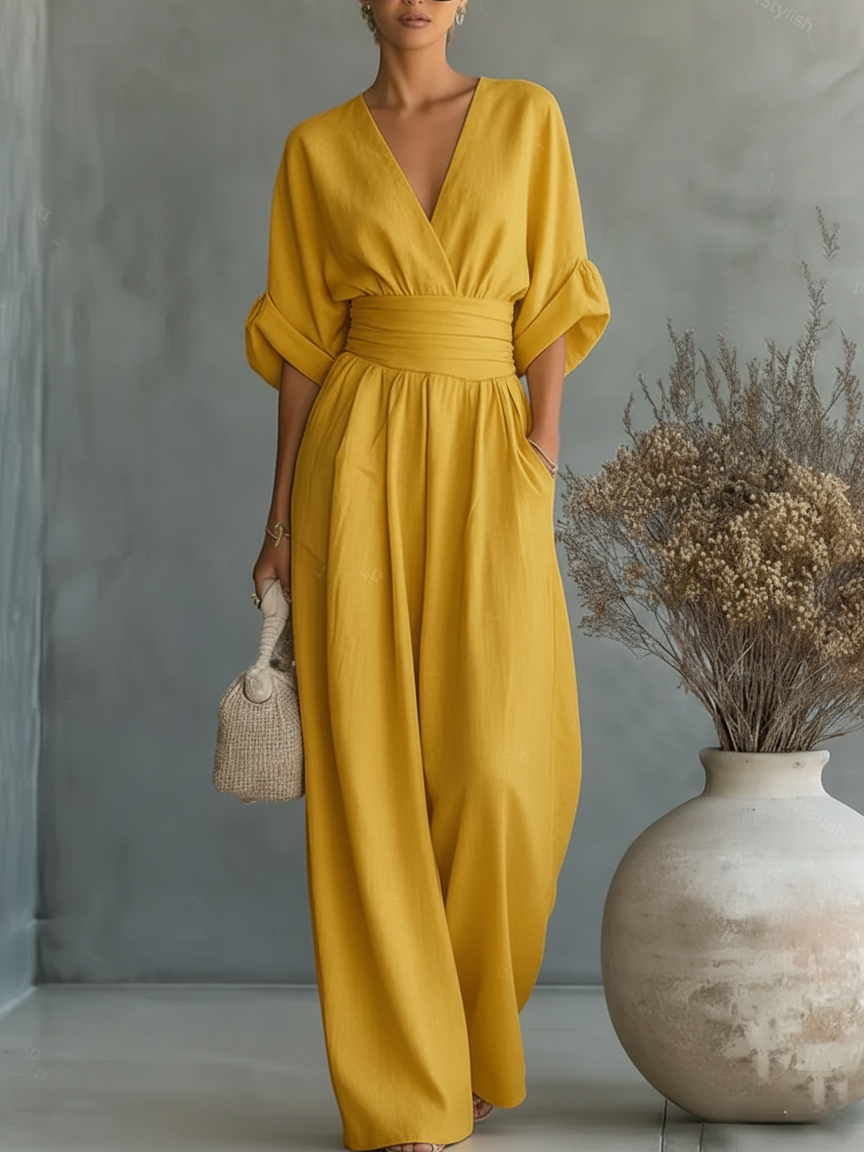 Combinación elegante con cuello en V y talle alto