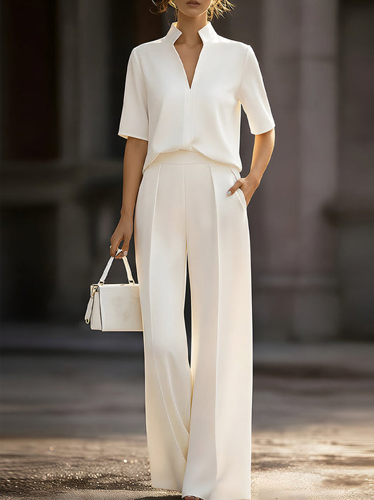 Blusa in avorio con colletto alto e scollatura a V & Pantaloni a gamba larga Due Pezzi