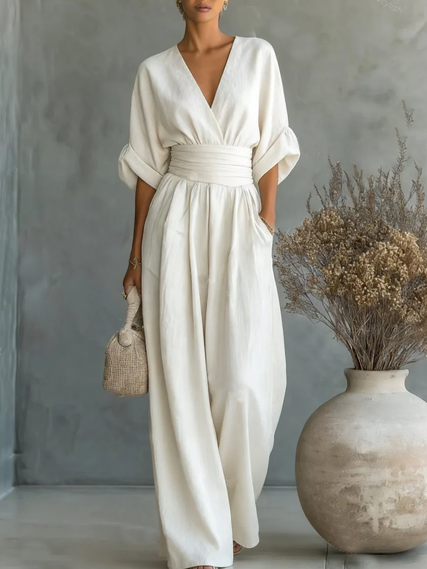 Combinación elegante con cuello en V y talle alto