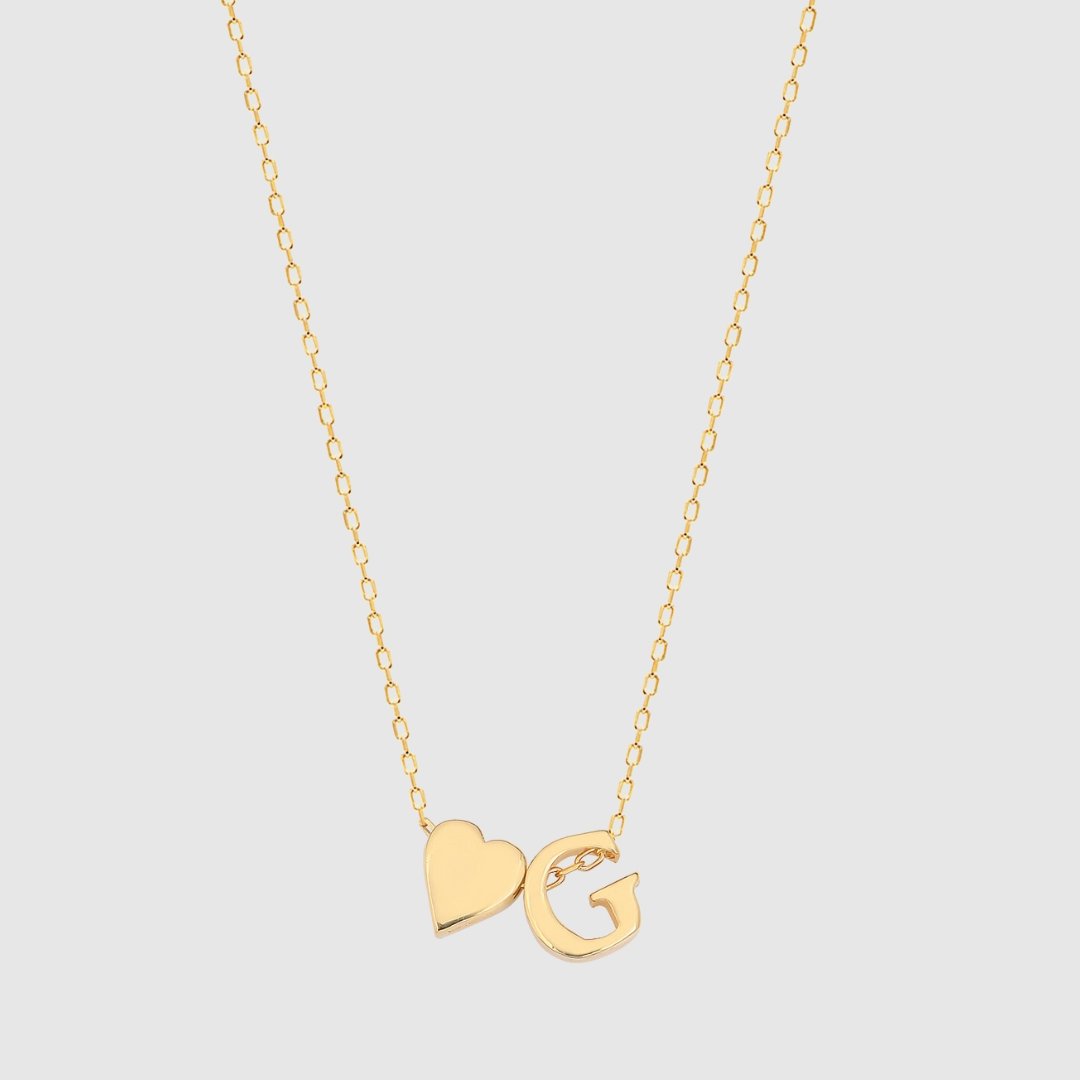 Collana con lettere a forma di cuore