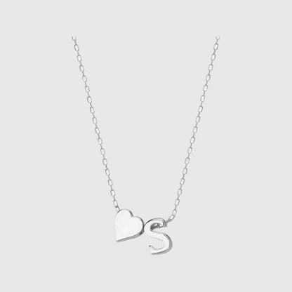 Collana con lettere a forma di cuore