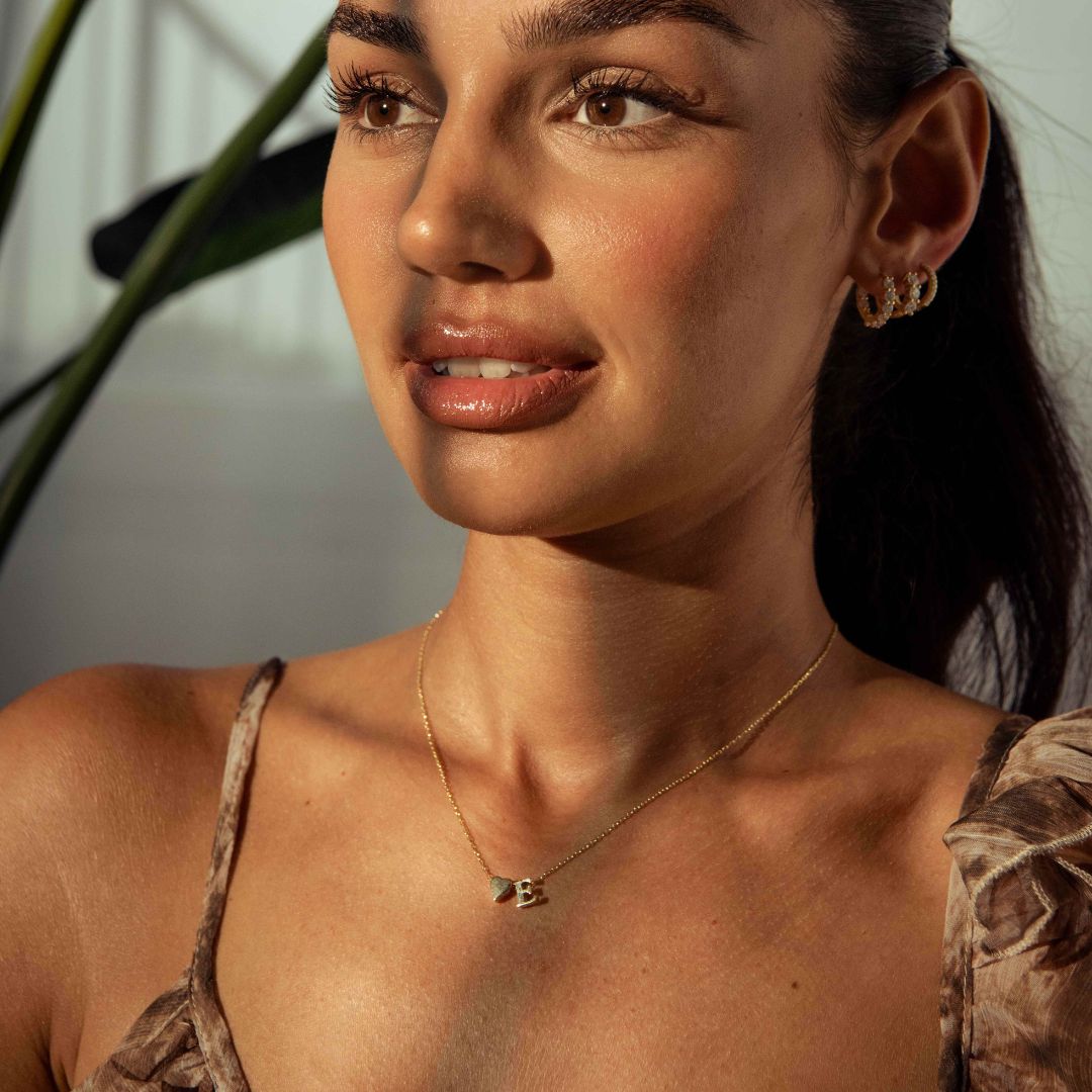 Collana con lettere a forma di cuore