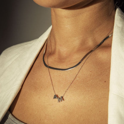Collana con lettere a forma di cuore
