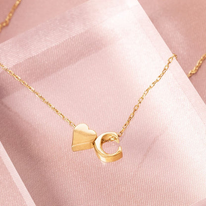 Collana con lettere a forma di cuore