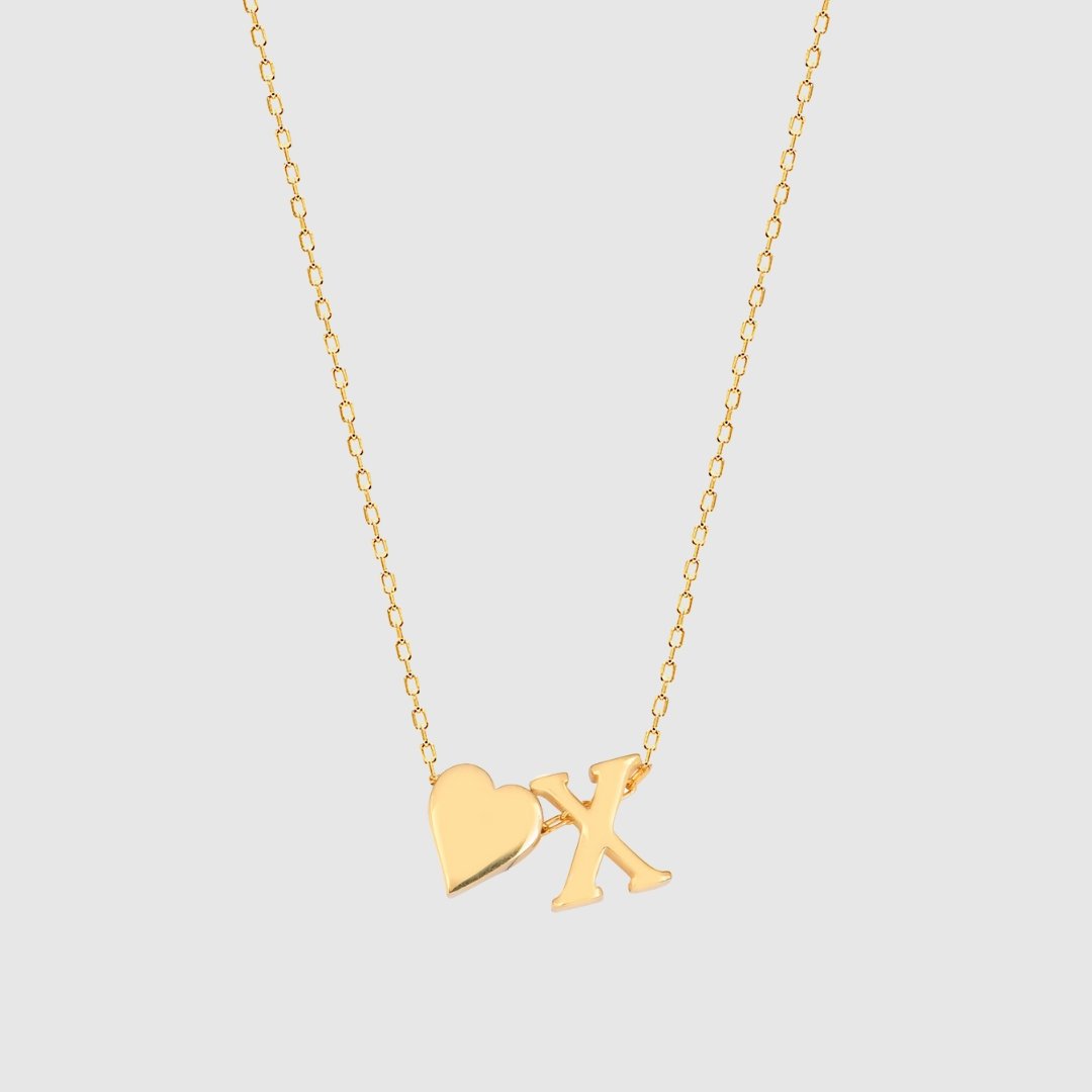 Collana con lettere a forma di cuore