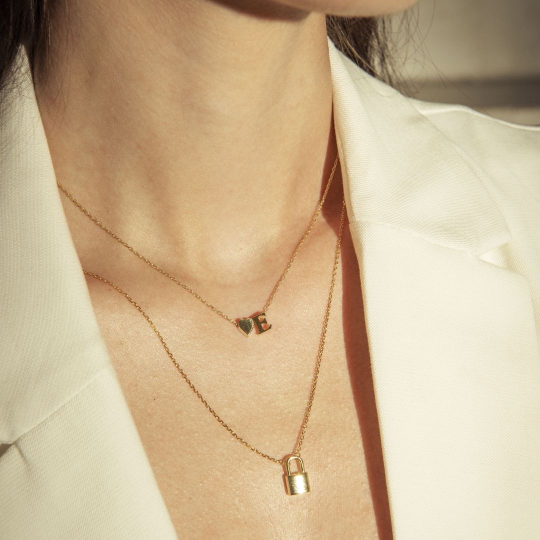 Collana con lettere a forma di cuore