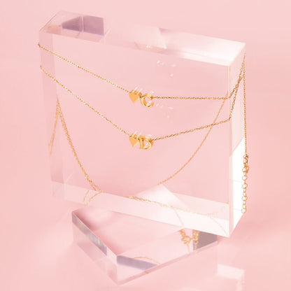 Collana con lettere a forma di cuore