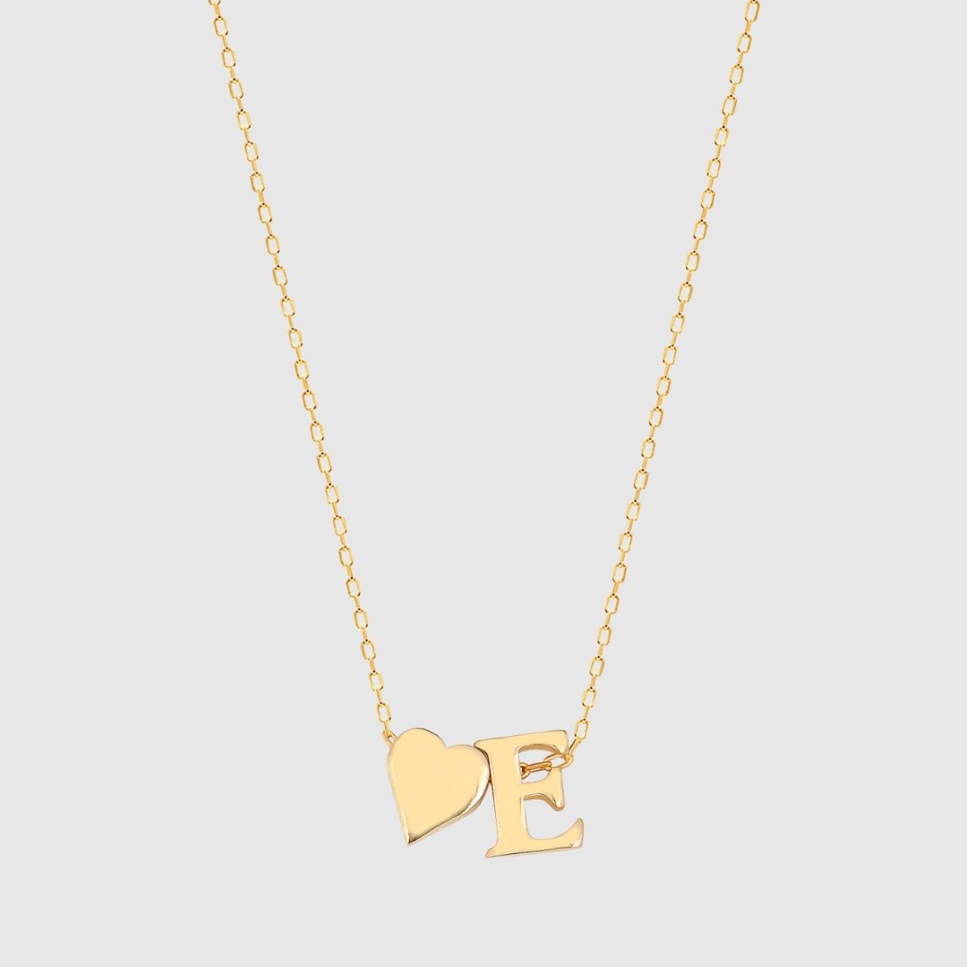 Collana con lettere a forma di cuore