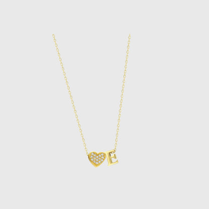 Collana con lettere in zirconia a forma di cuore