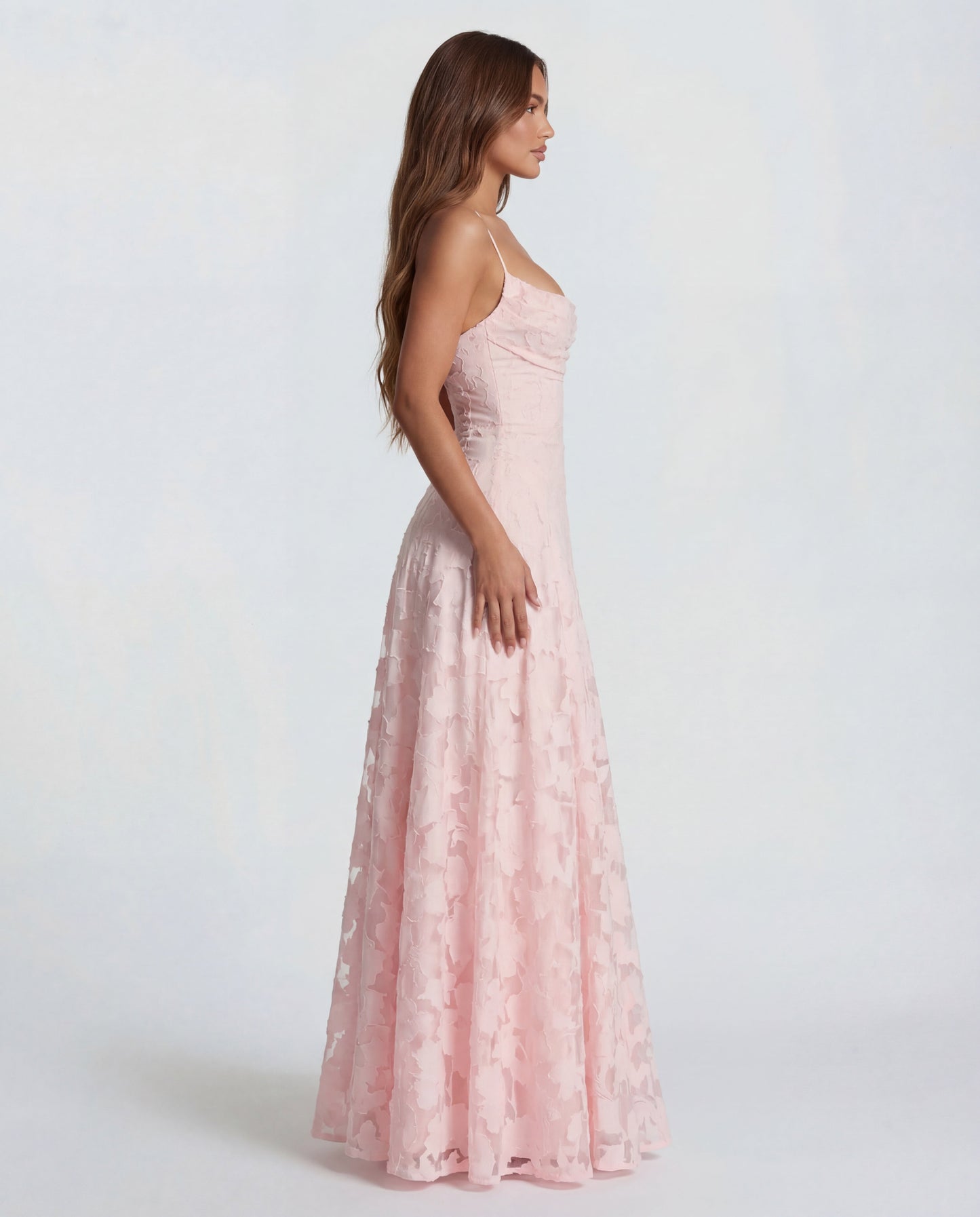 Sofia | Abito Maxi in Pizzo Floreale con Spalline a Spaghetti e Scollo Dritto