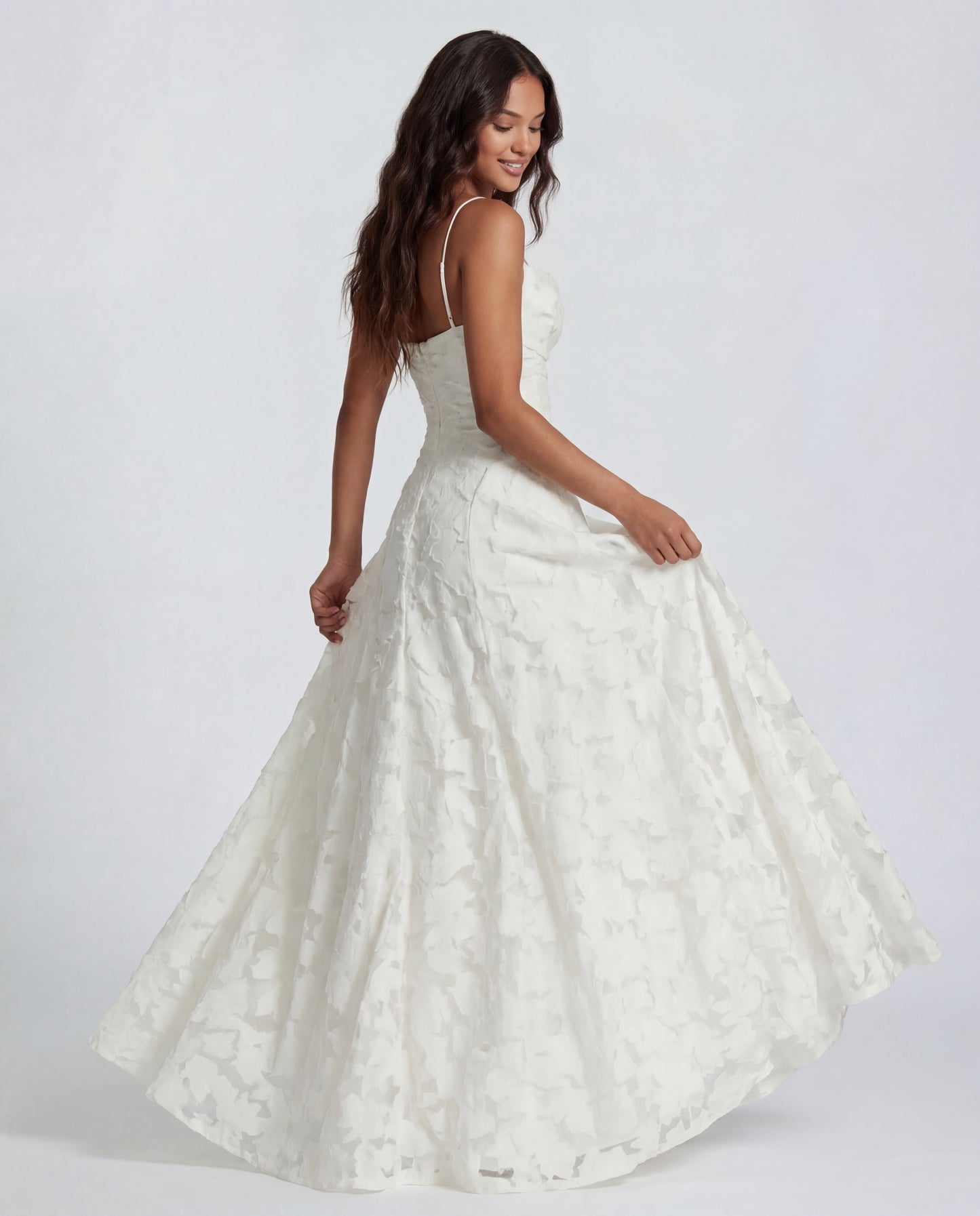 Sofia | Abito Maxi in Pizzo Floreale con Spalline a Spaghetti e Scollo Dritto