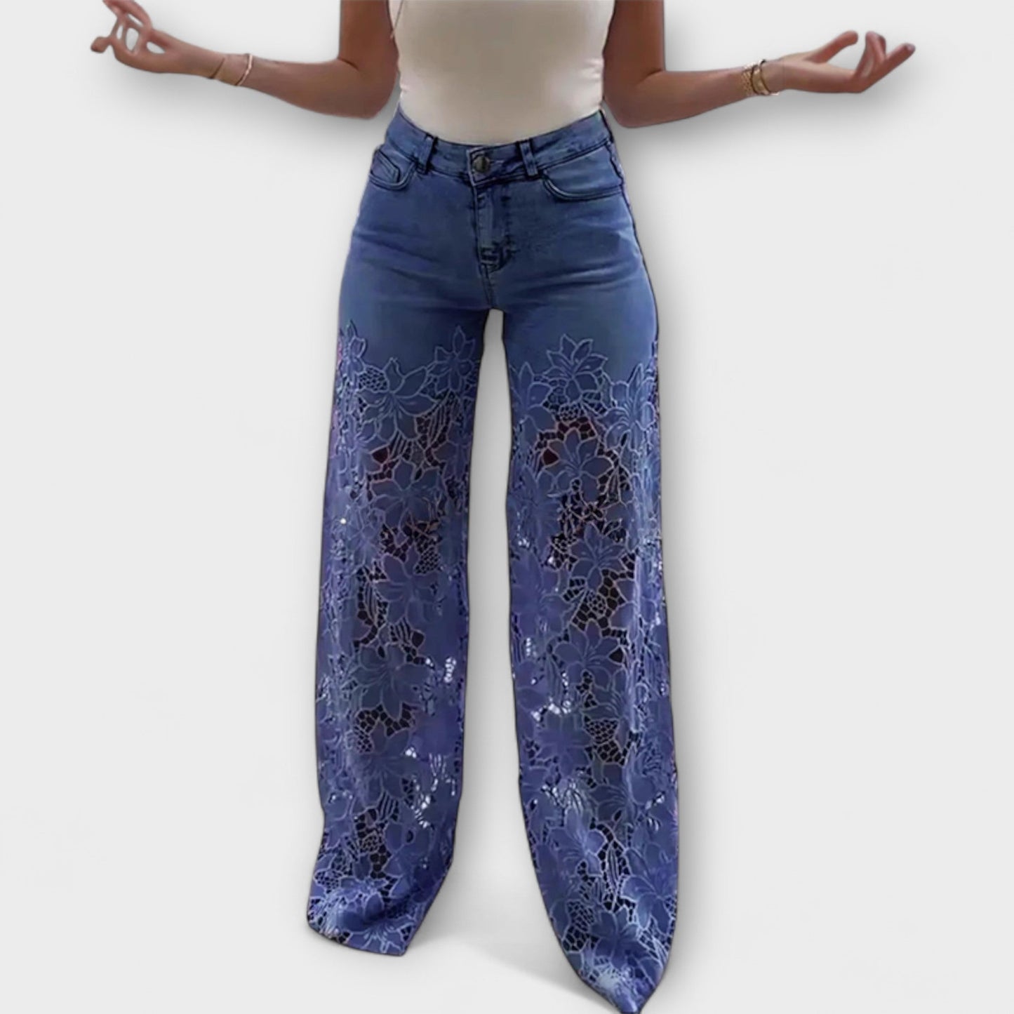 Virelle – Jeans con transparencia floral y pierna ancha