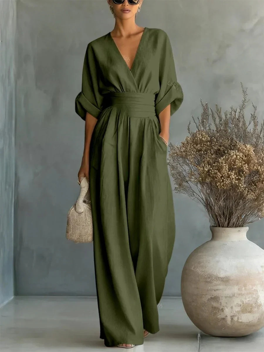 Combinación elegante con cuello en V y talle alto